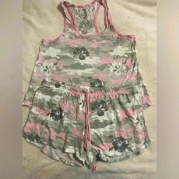 Women’s Hawaiian Camouflage Sleepwear tank top & shorts in pink gray & white MED - Picture 1 of 7